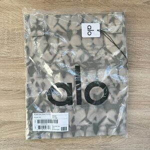 NWT Alo Yoga Iconic Shopper Tote Bag
